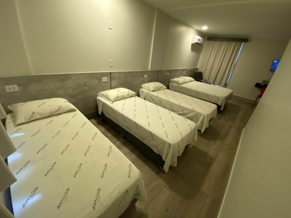 Hotel Avalon Maringa Economico Buitenkant foto