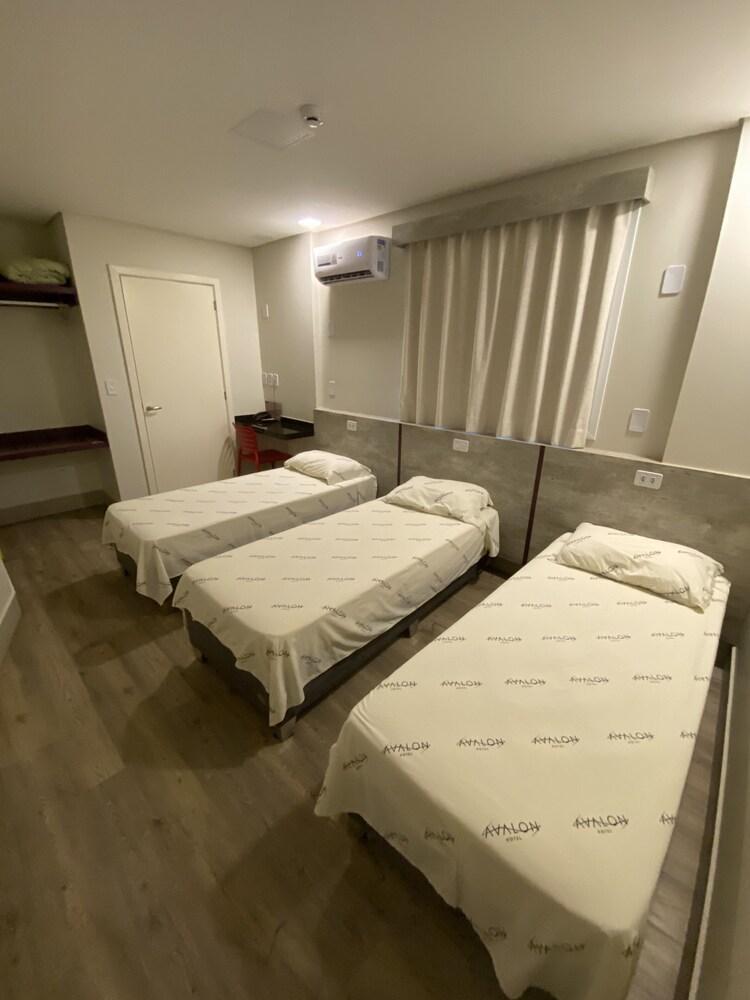 Hotel Avalon Maringa Economico Buitenkant foto