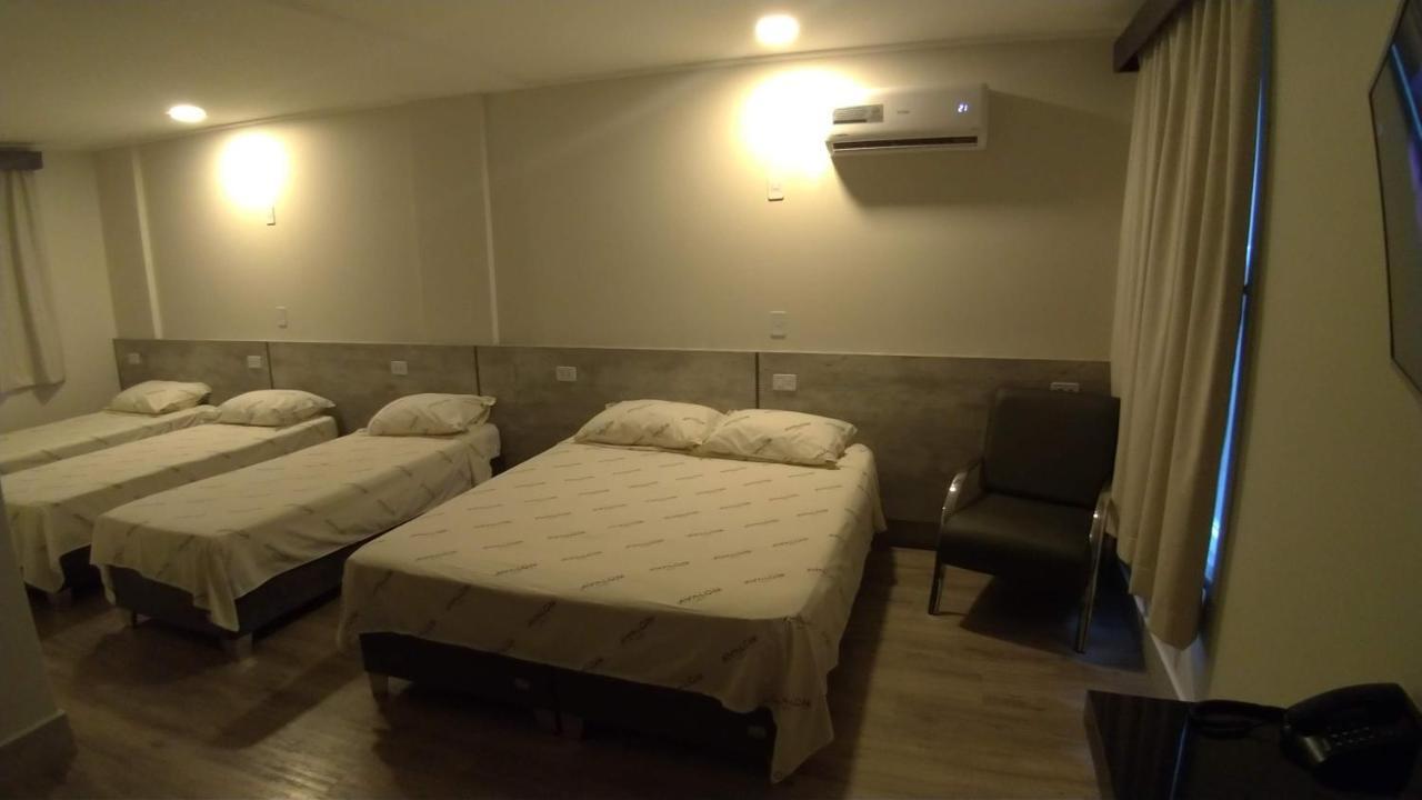 Hotel Avalon Maringa Economico Buitenkant foto
